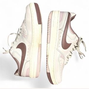 Nike Women’s Gamma Force Light Mauve Sneakers - excellent Condition- Size 8.5